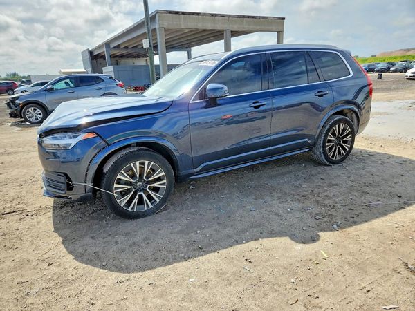 2021 VOLVO XC90 Momentum