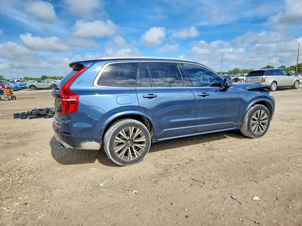 2021 VOLVO XC90 Momentum