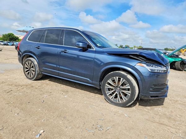 2021 VOLVO XC90 Momentum