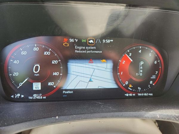 2021 VOLVO XC90 Momentum