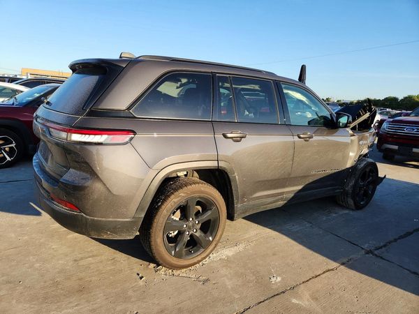2024 JEEP GRAND CHEROKEE LAREDO 4X4