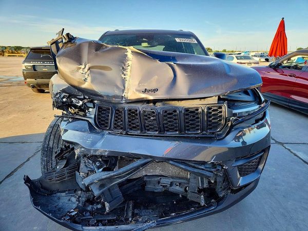 2024 JEEP GRAND CHEROKEE LAREDO 4X4