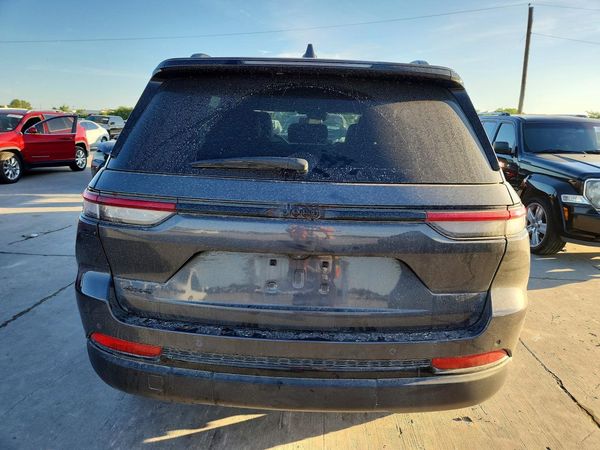 2024 JEEP GRAND CHEROKEE LAREDO 4X4