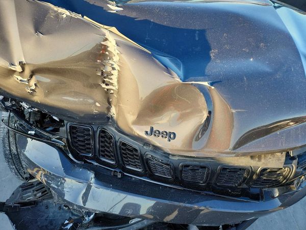 2024 JEEP GRAND CHEROKEE LAREDO 4X4