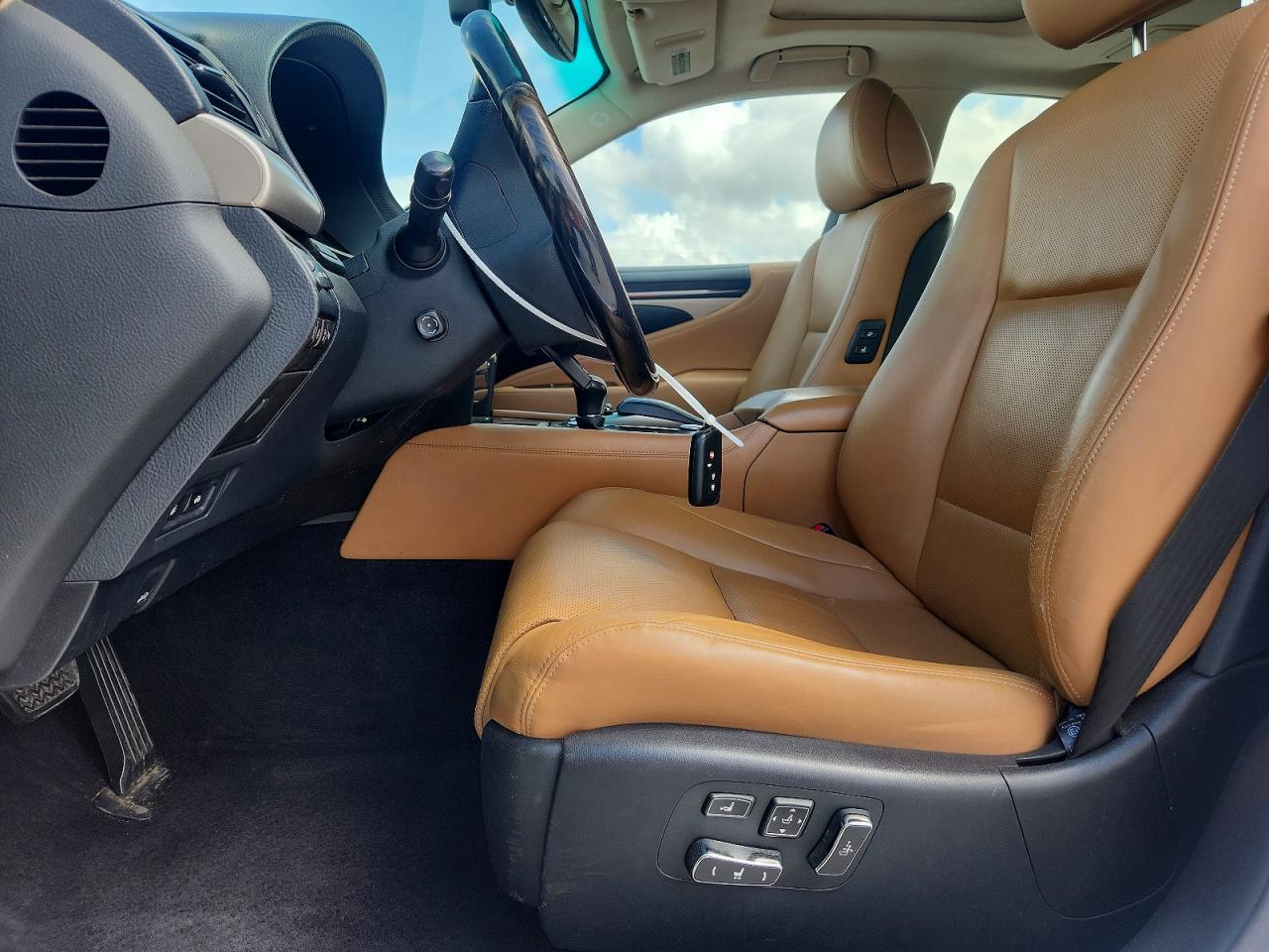2015 LEXUS LS 460