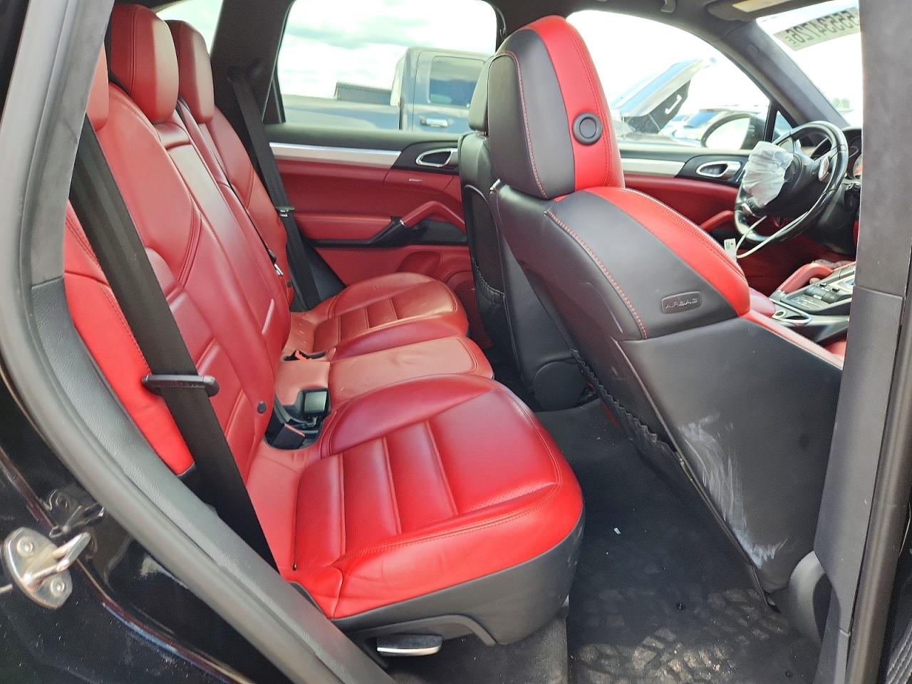 2014 PORSCHE CAYENNE GTS