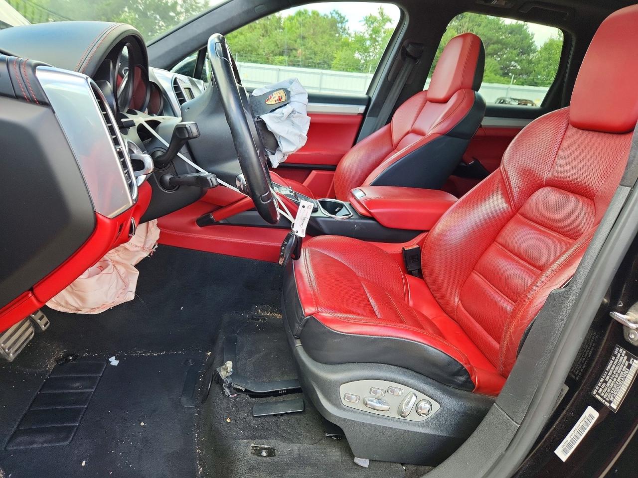2014 PORSCHE CAYENNE GTS