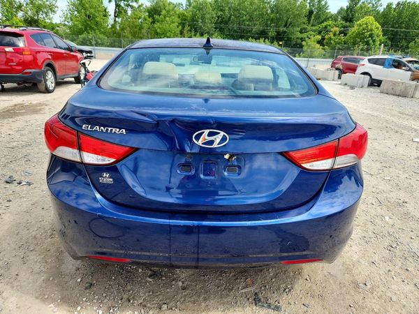 2013 HYUNDAI ELANTRA