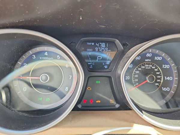 2013 HYUNDAI ELANTRA
