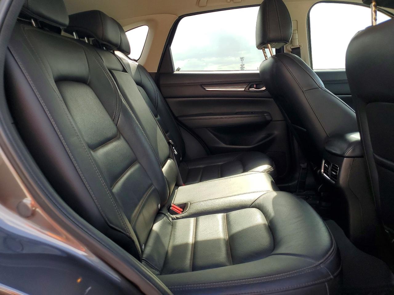 2022 MAZDA CX-5 Premium Package