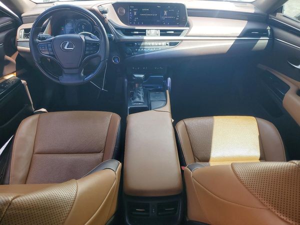 2020 LEXUS ES