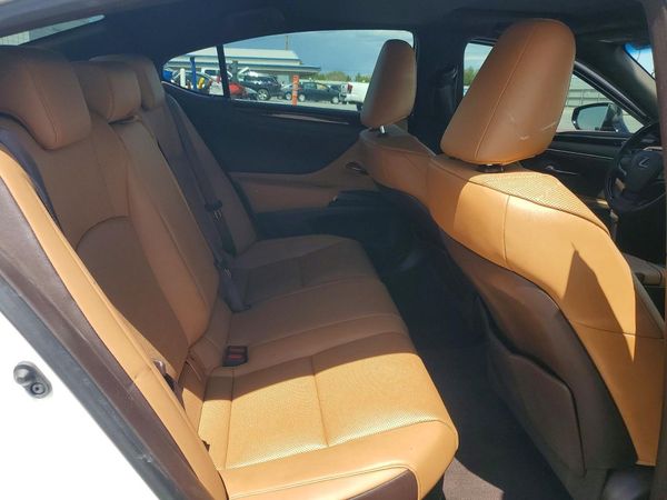 2020 LEXUS ES