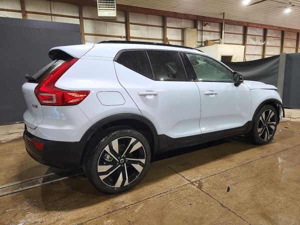 2026 VOLVO XC40 Plus Dark