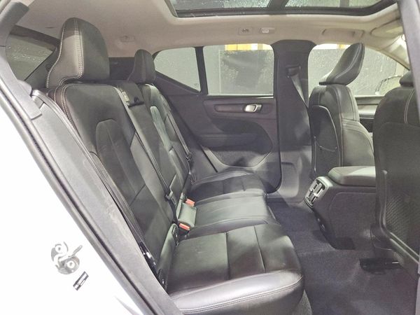 2026 VOLVO XC40 Plus Dark