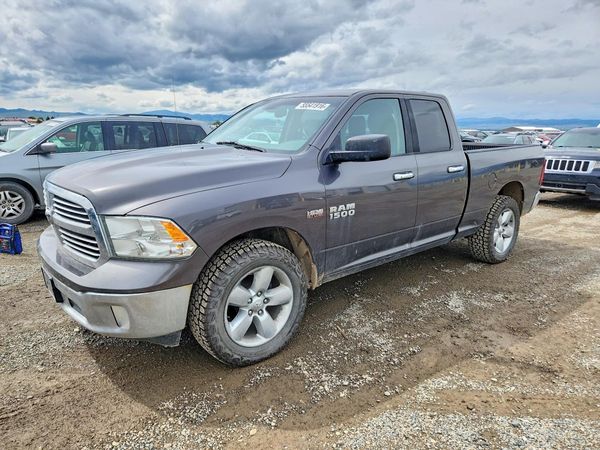 2014 RAM 1500 SLT QUAD CAB 4X4