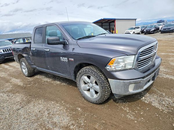 2014 RAM 1500 SLT QUAD CAB 4X4