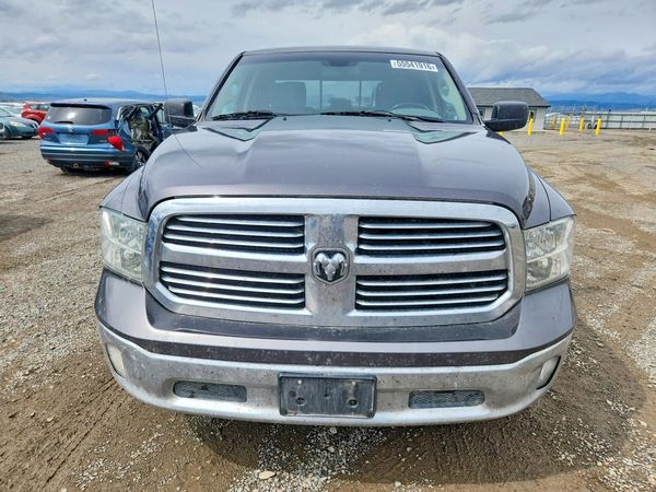 2014 RAM 1500 SLT QUAD CAB 4X4