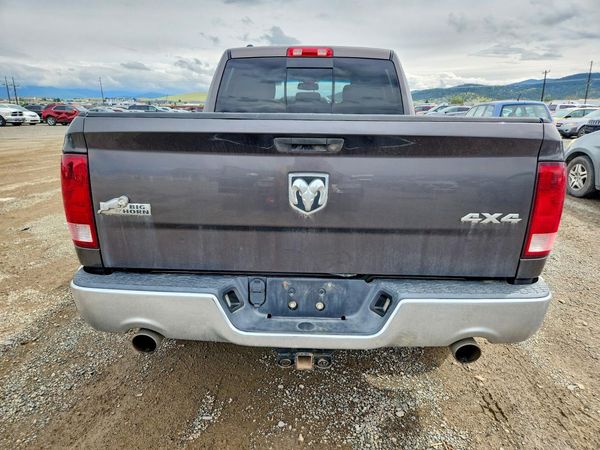 2014 RAM 1500 SLT QUAD CAB 4X4