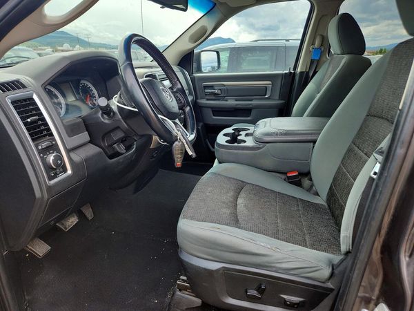 2014 RAM 1500 SLT QUAD CAB 4X4