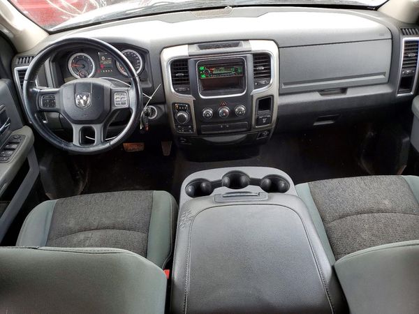 2014 RAM 1500 SLT QUAD CAB 4X4