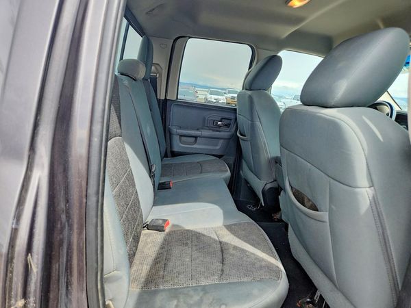 2014 RAM 1500 SLT QUAD CAB 4X4