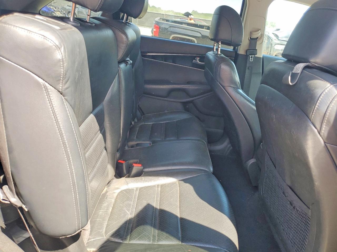 2017 KIA SORENTO L, LX