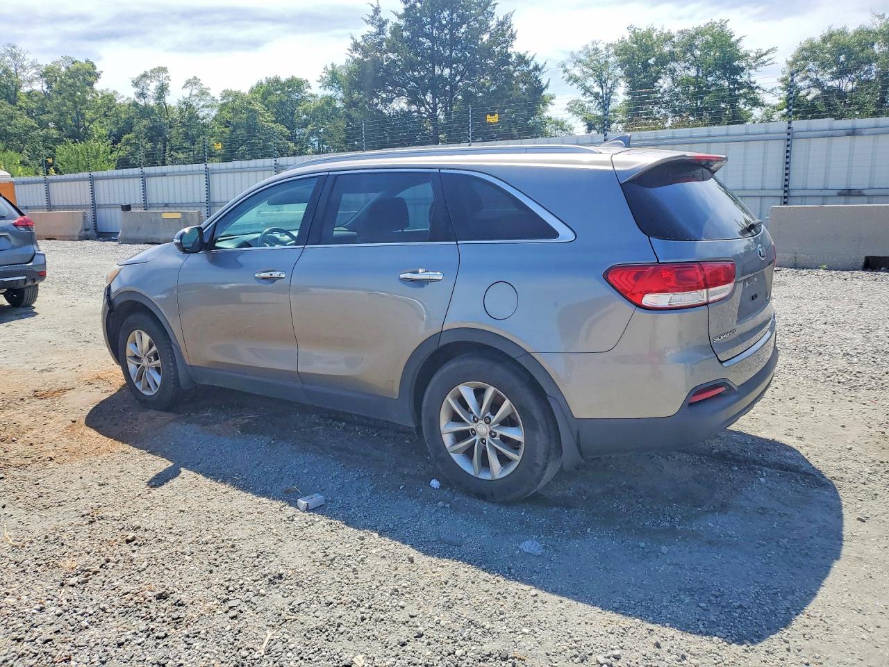 2017 KIA SORENTO L, LX