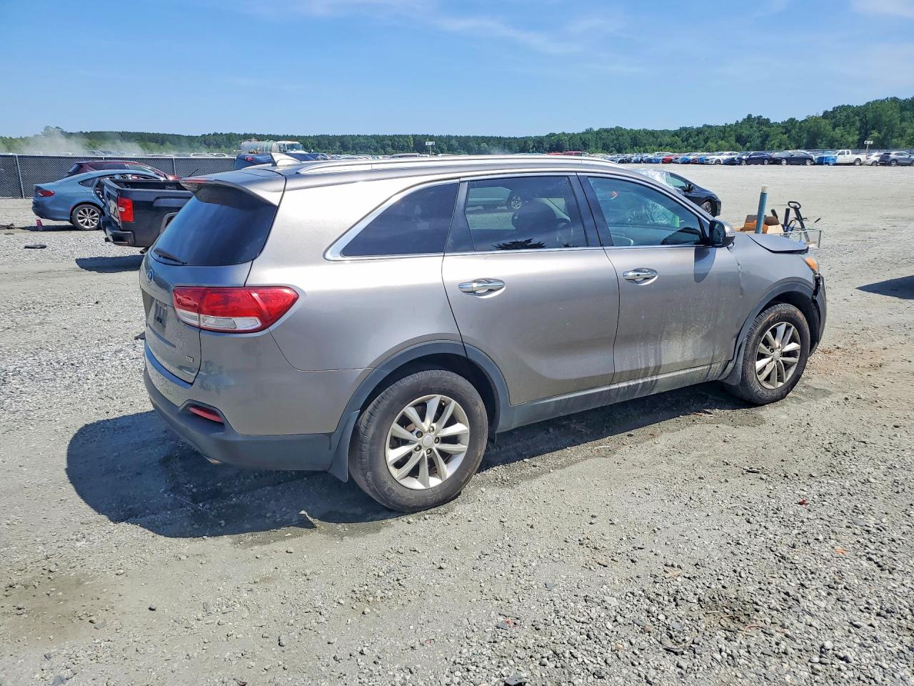 2017 KIA SORENTO L, LX