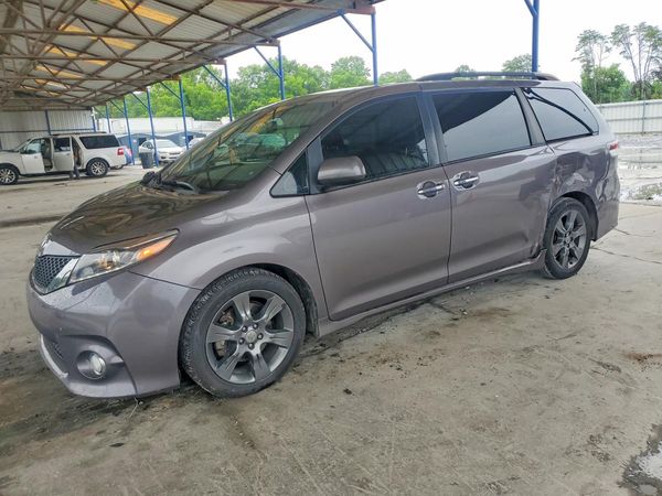 2016 TOYOTA SIENNA