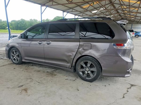 2016 TOYOTA SIENNA