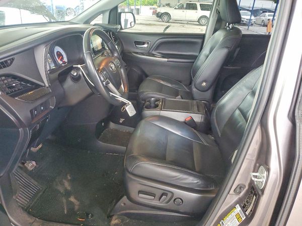 2016 TOYOTA SIENNA