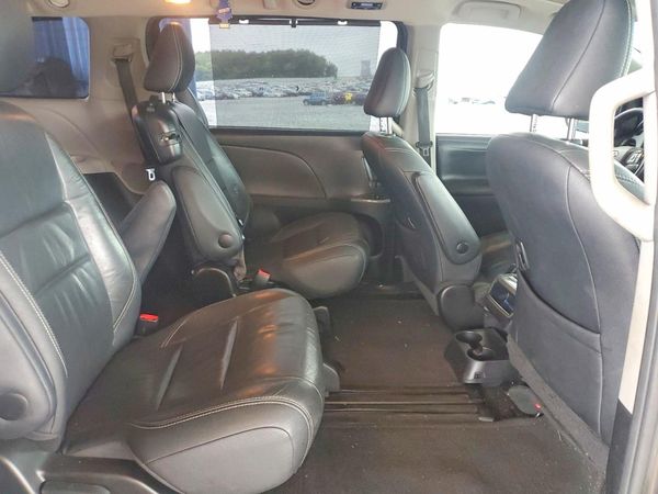 2016 TOYOTA SIENNA