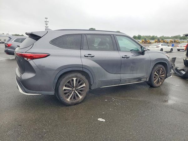 2021 TOYOTA HIGHLANDER