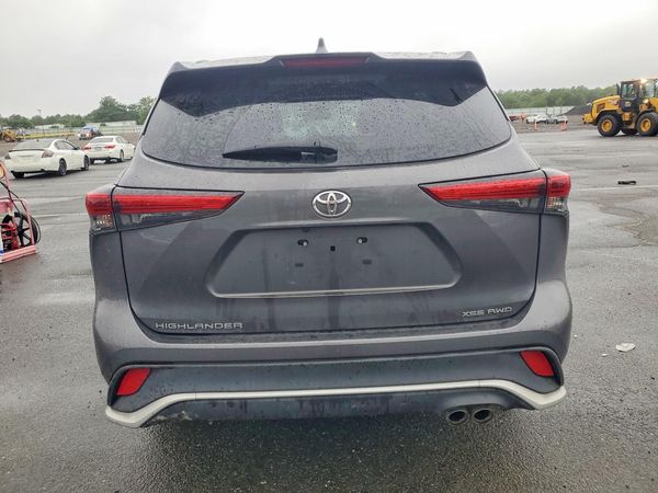 2021 TOYOTA HIGHLANDER