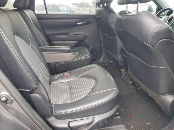 2021 TOYOTA HIGHLANDER