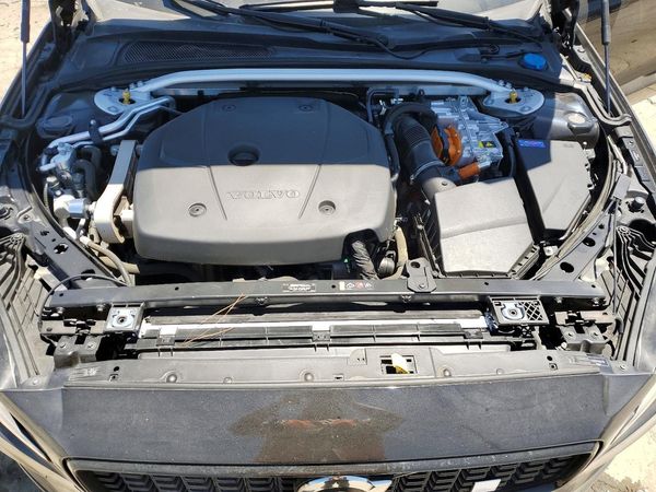 2024 VOLVO V60 Polestar Engineered