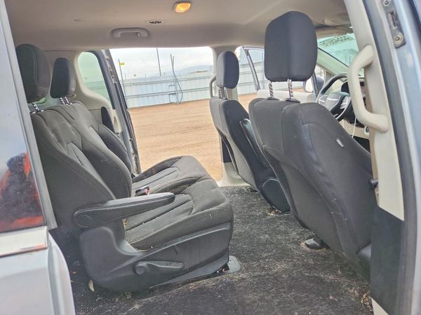 2020 CHRYSLER VOYAGER L