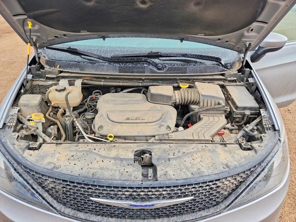 2020 CHRYSLER VOYAGER L