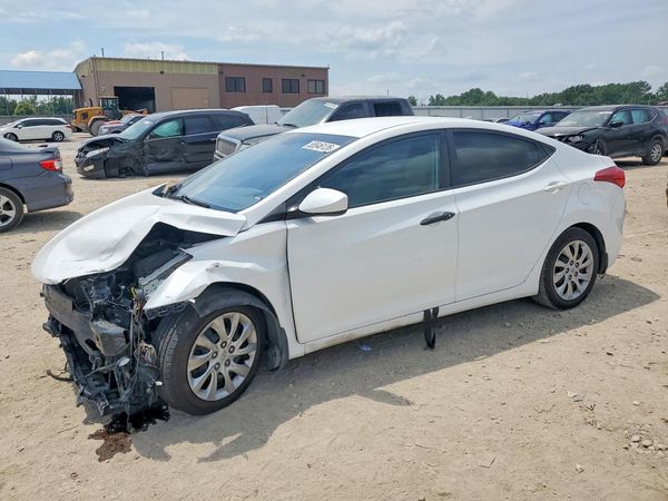 2013 HYUNDAI ELANTRA