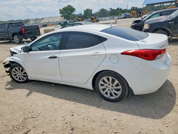 2013 HYUNDAI ELANTRA