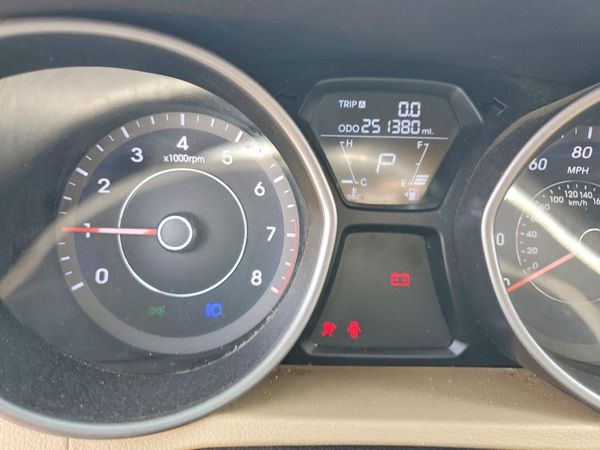 2013 HYUNDAI ELANTRA