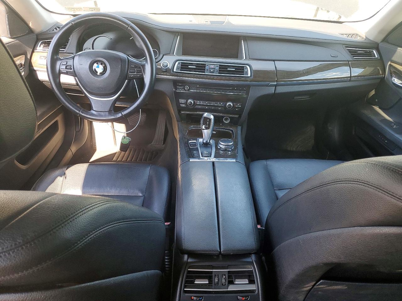 2015 BMW 740