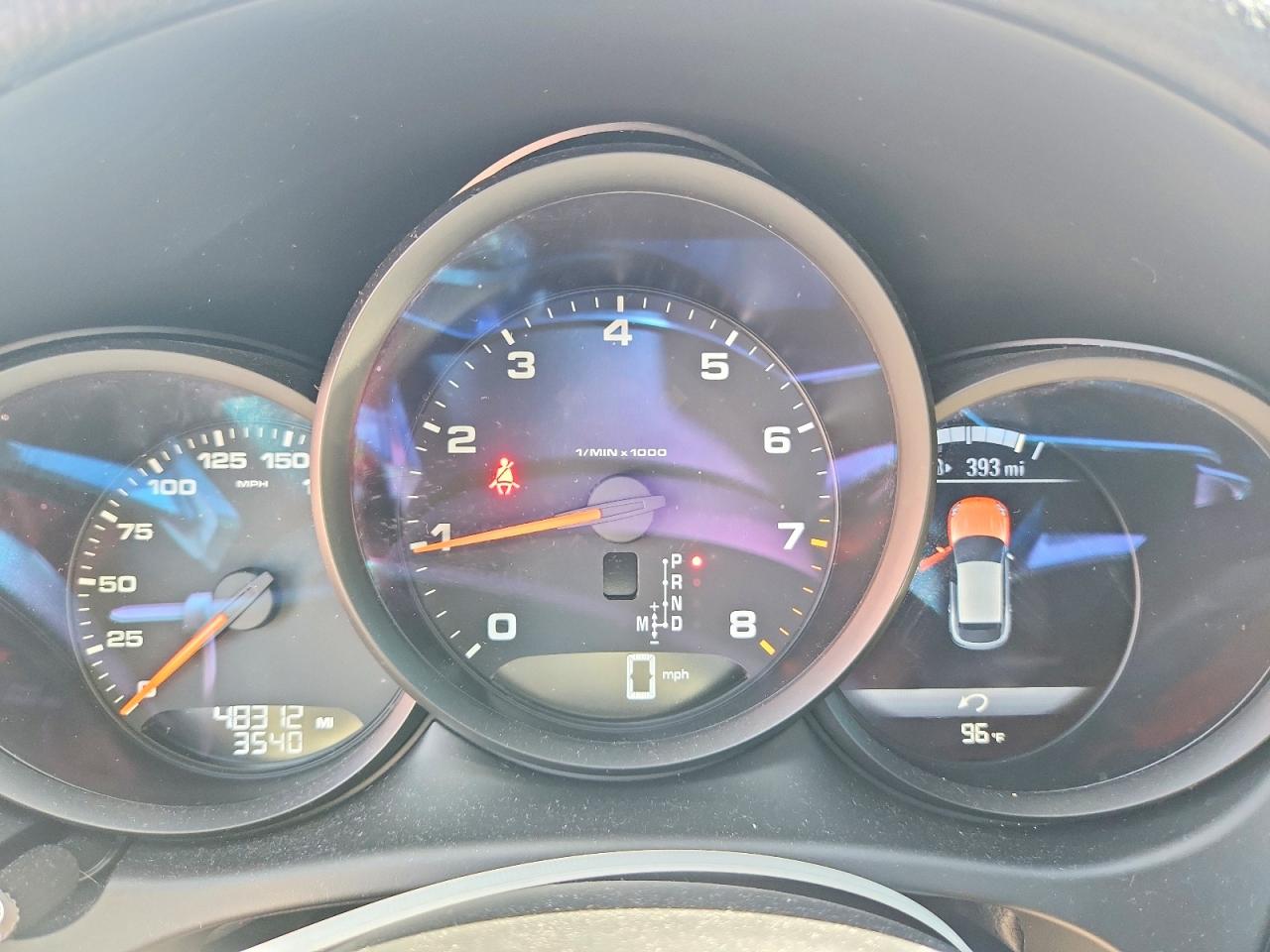 2021 PORSCHE MACAN Base