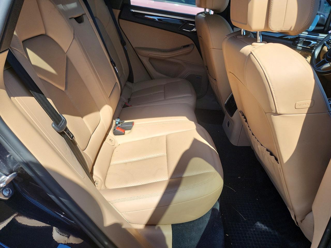2021 PORSCHE MACAN Base