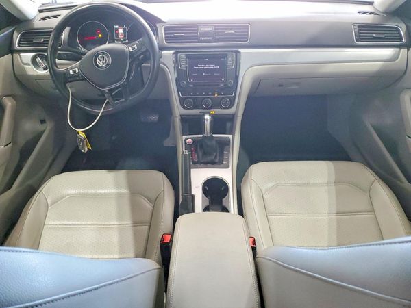 2019 VOLKSWAGEN PASSAT