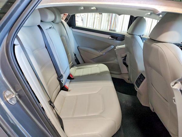 2019 VOLKSWAGEN PASSAT