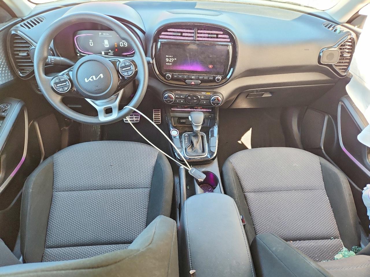 2023 KIA SOUL LX, S