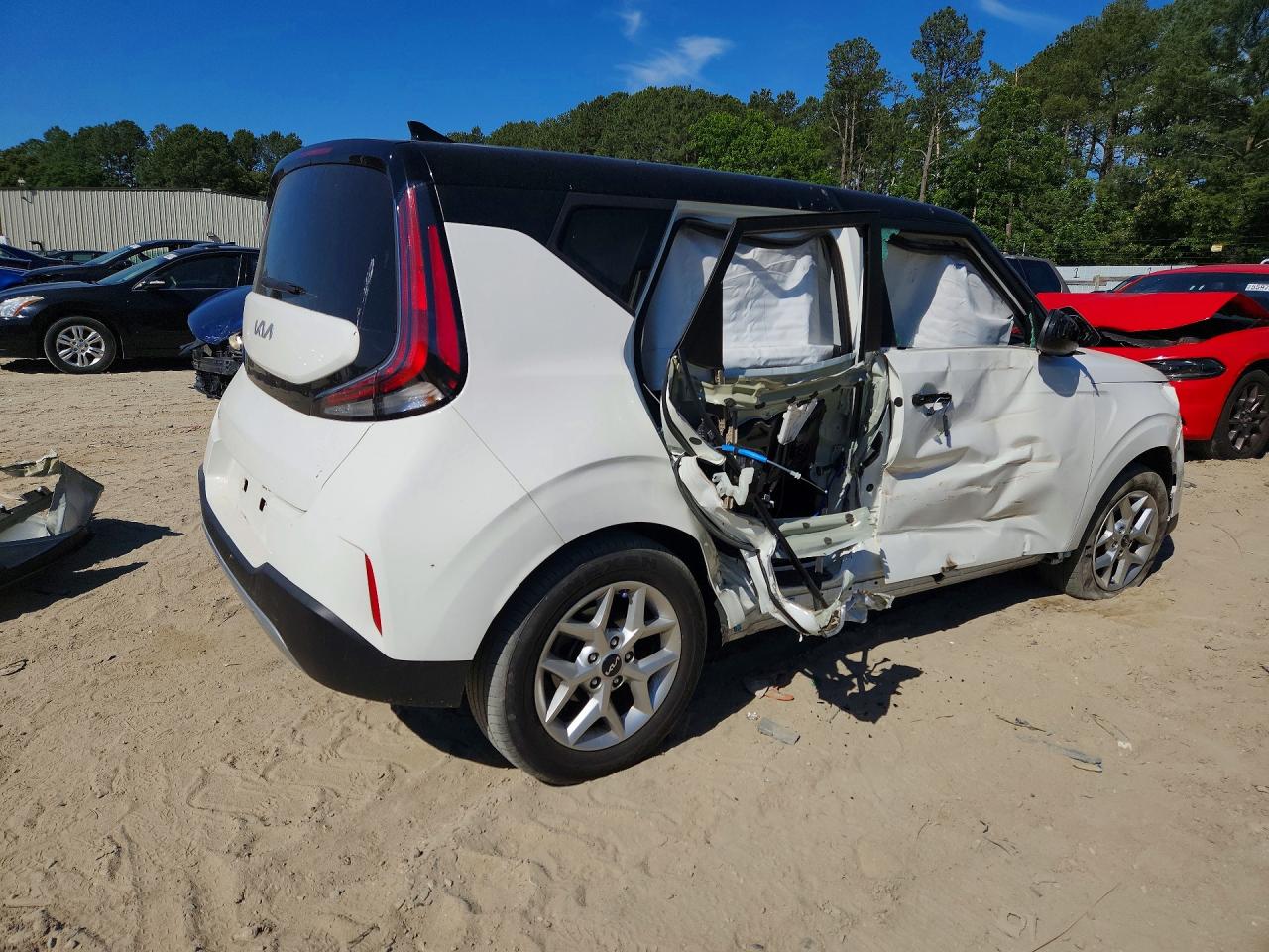 2023 KIA SOUL LX, S