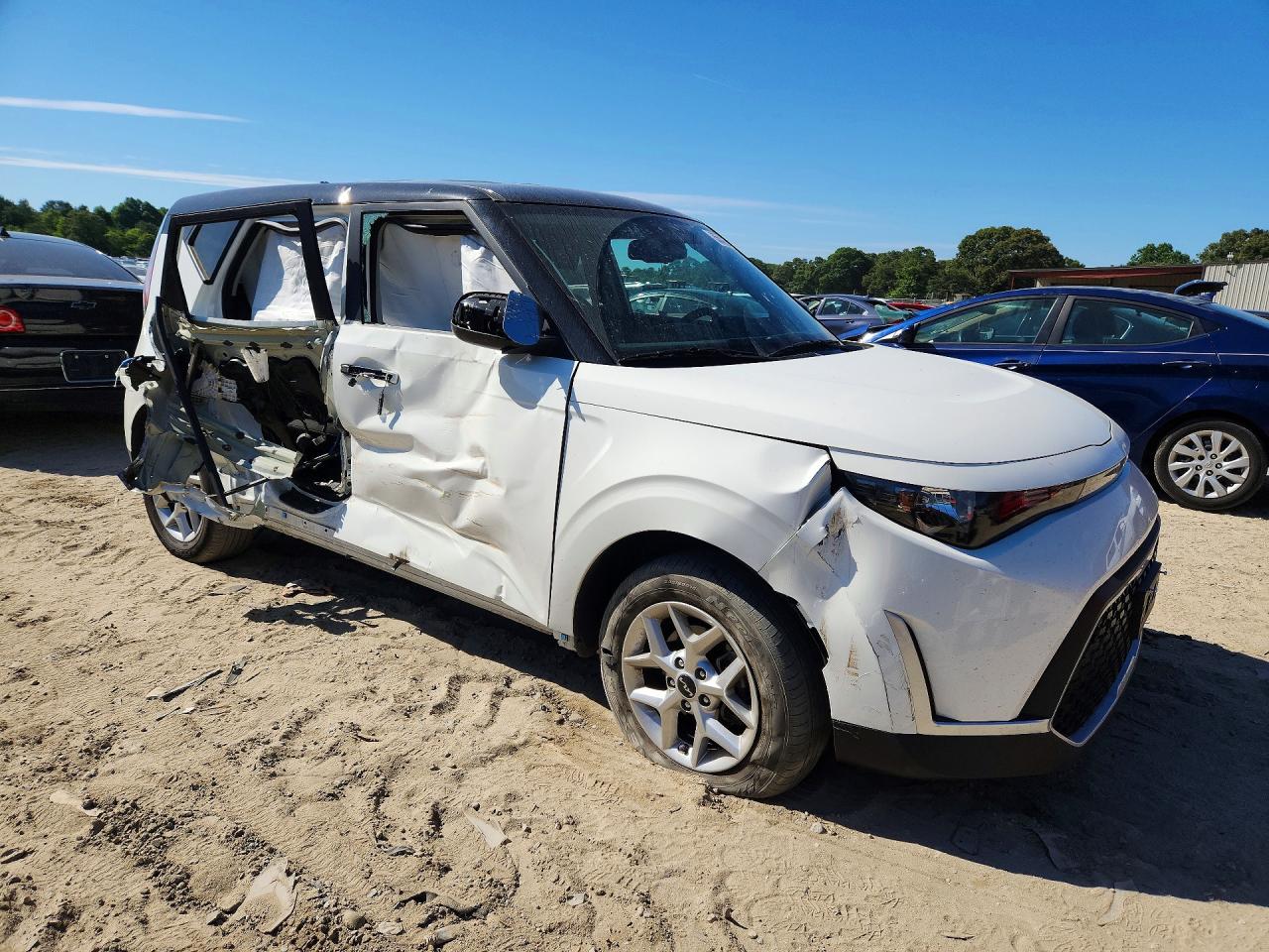 2023 KIA SOUL LX, S