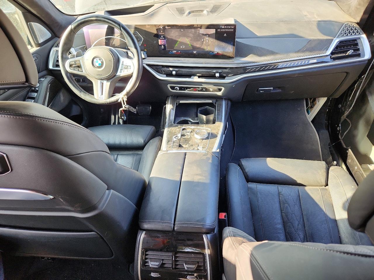 2023 BMW X7